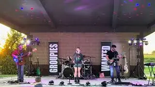 Groupies Wanted at Country Heritage Winery