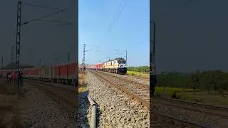 Kolkata Garib Rath In Cruve #train #shorts #railway #rail #trending #viral #ytshorts