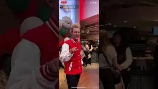 Jedward - opened for Krispy Kreme 8/17/22 Edward being cute #jedward #katyperry #lastfridaynight