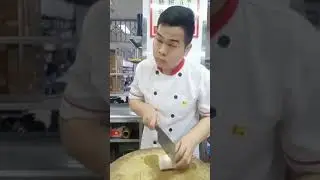 K Line Global   Blind chef shows off his cutting skills | Facebook480p