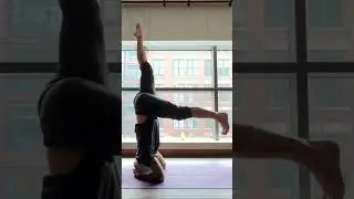 Make sure to get in real close when you are learning your head stand. #mobility
