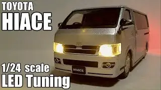 Diecast Car TOYOTA HIACE トヨタ ハイエース 1/24 Toy Car Van LED Scale Model Car Collection