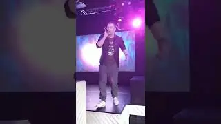 AL-S. Отрыв на Ренессансе клуб Санта -Барбара, вид спереди 