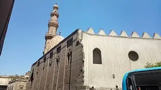 مسجد شيخو العمرى بشارع الصليبة بالقاهرة