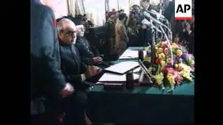 PAKISTAN: ISLAMABAD: ARMY CHIEF JEHANGIR KARAMAT RESIGNS