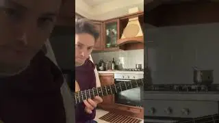 Having fun with my gipsy guitar while my gf is cooking 🧑&zwj;🍳