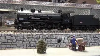 LA 230 F TRIX EN TETE DE VOITURES SUD-OUEST.