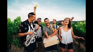 Deluxe - 