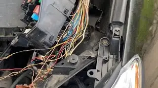 2006 Toyota RAV4 2.4 engine bay wire harness burn