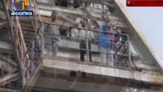 AICTU Union Members Climb Cell Tower | For Support Singareni Union Strike | Kotha Gudem