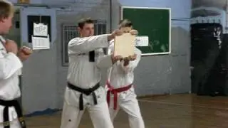 Cobra Taekwondo, breaking