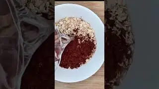 Porridge Fit al Cacao: La Colazione Pronta in 5 Minuti! ⏰