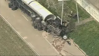 Semi-truck rollover in Fort Worth