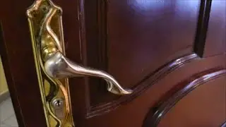 Naprawa opadającej klamki