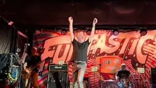 The Undertones - Teenage Kicks @ Funtastic Dr&aacute;cula Carnival 2025