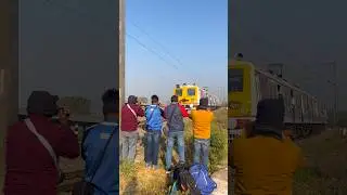 Railfan Gang Captured Areodynamic Emu Local #shorts