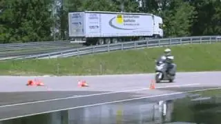 [SUB-ITA] Adac - Frenate d'emergenza con moto dotate di ABS