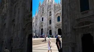 Mengunjungi Duomo di Milano