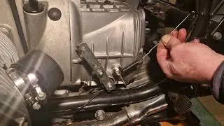 BMW R100 - 80 Montage der &auml;u&szlig;eren Schaltfeder des Getriebes. Teil B