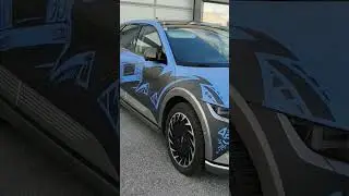 Blau Graue Matt Lackierung statt Neuer Folierung Hyundai Ioniq 5 Elektroauto Auto SUV Gebrauchwagen