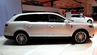 2013 Lincoln MKT - Exterior and Interior Walkaround - 2013 Detroit Auto Show