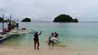 Ilig-Iligan Beach: Approach from the Sea
