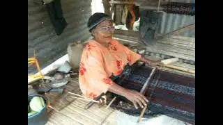 Moni Ikat weaving, Flores, Indonesia 2
