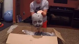 Unboxing/setup of Creepy Rising Doll