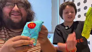 Trying the Grinch Meal at Mcdonalds! Ft son