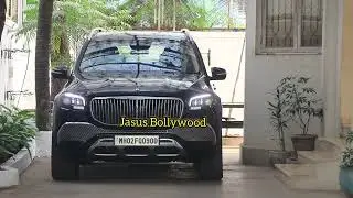 Kriti Sanon With New Car🚘. #bollywood