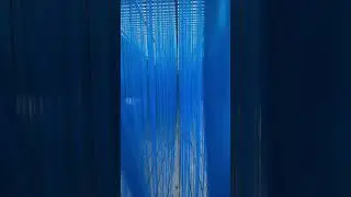 Jes&uacute;s Rafael Soto: P&eacute;n&eacute;trable BBL bleu 2/8, 1999. P&eacute;rez Art Museum Miami