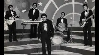 Los Nomadas - Como sufro - Letra (lyrics)