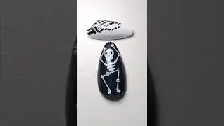 Bone Shaking 🦴🩻💀 #skeleton #skeletonnails #animation #stopmotion #satisfying #art #nails #nailart