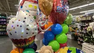 Mariano's Shopping Cart Calisthenics, 784 Skokie Blvd, Northbrook, Illinois, 13 August 2025 NGH20377