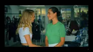 Aubri Ibrag (Anna) & Phoenix Mendoza (Camille) lesbian kiss in Dive Club s01e07+08