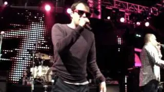 WEEZER!!! - KIDS (MGMT COVER & GAGA) - LIVE @ T-MOBILE PARTY 5.14.09
