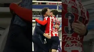 🔥EL FESTEJO de GABRIEL MILITO con la #hormigagonzalez tras el triplete #chivas #clasicotapatio