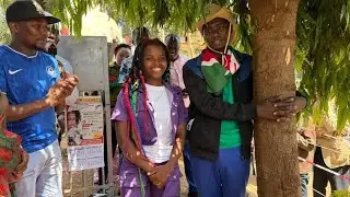 Drama in Murang'a Town when Truphena Muthoni reached the man Hugging a tree! Unbelievable