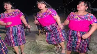 Wow que rico lo mueve la vecinita con la agrupación xoyita musical 