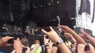 Robert playing on the crowd @ SWU 2011