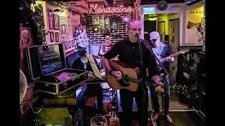 Tokela with Tuomas Metsberg Honky Tonk Band – Sweet Dreams