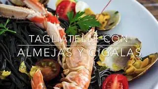 Tagliatelle con almejas y cigalas