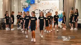 School of models dancing middle group hip hop