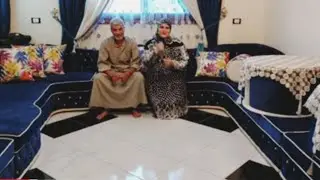 مرات اخويا هتعملكم جوله في شقتها بعد سنه جواز وظهوور وجهه جديد معانا #سمسمه_العمده