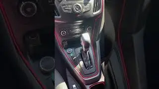 Салон интерьер Ford Focus 2016