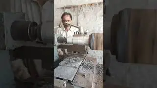 lathe machine mechanical engineering #latheoperator #lathework #workshop #pakistan #viralvideo