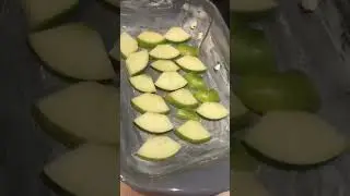 Готовим шарлотку по очень простому рецепту! 