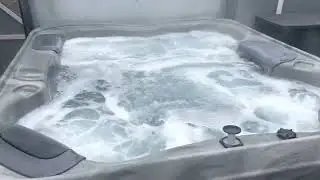 2018 Bullfrog R6L Hot Tub