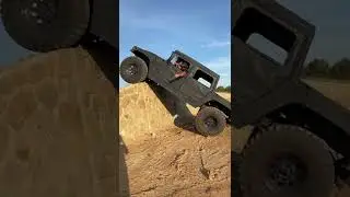 Humvee wall climbing. #humvee #hummerh1
