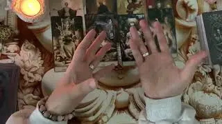 ЗАВИДУЕТ ЛИ ПОДРУГА/ДРУГ😱 #тарорасклад #тароонлайн #tarot 